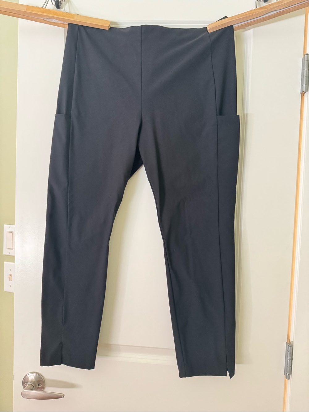 Women’s Athleta Black Stretch Straight-Leg Pants, 14P